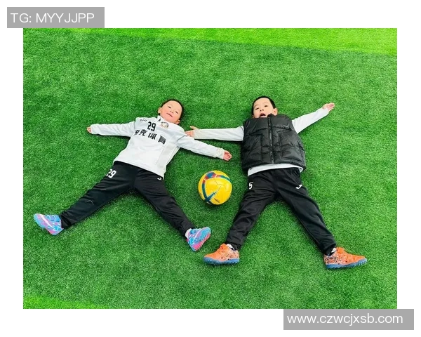 在青山绿水间感受足球的魅力与自然的和谐共生